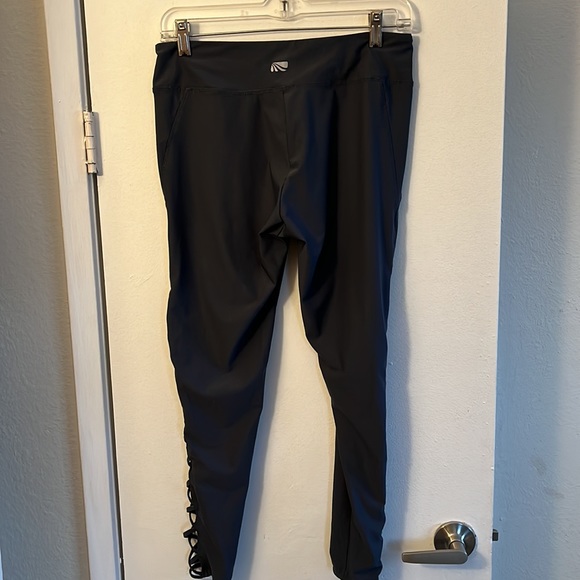 Bundle of Exercise Leggings. Size Large. - Picture 9 of 9